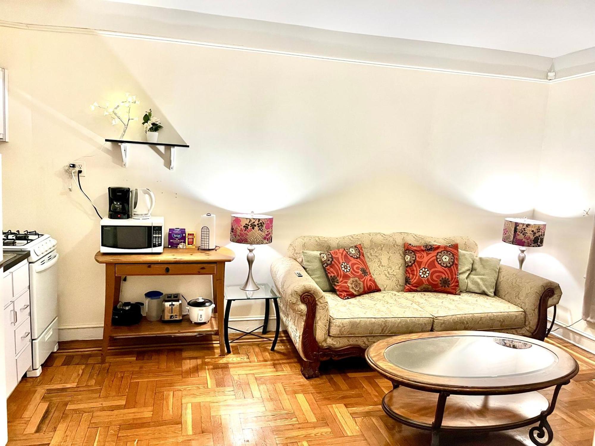 Monthly In Manhattan