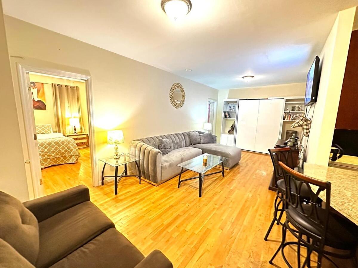 Monthly In Manhattan * New York
