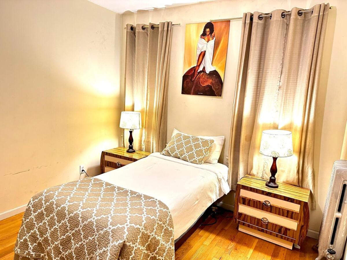 Monthly In Manhattan Apartment